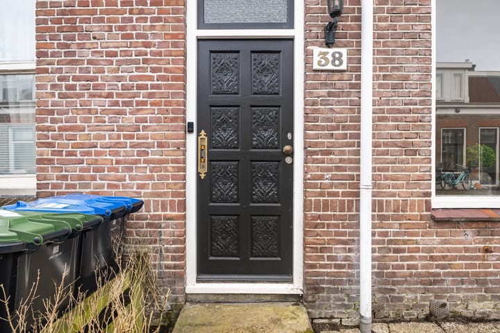 Tussenwoning te koop: van Asbeckstraat 38, Leeuwarden