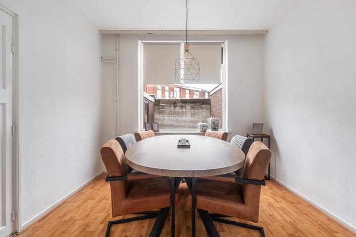 Tussenwoning te koop: van Asbeckstraat 38, Leeuwarden