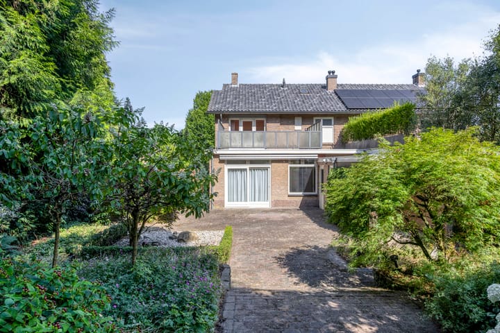 Twee-onder-één-kap te koop: scholte grevinkhoflaan 8, Oldenzaal