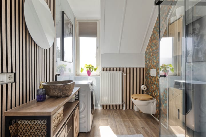 Tussenwoning te koop: Provincialeweg 153B, Oosteind