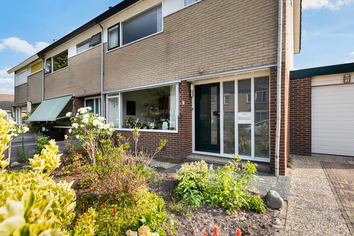 Hoekwoning te koop: Schierstins 5, Sneek