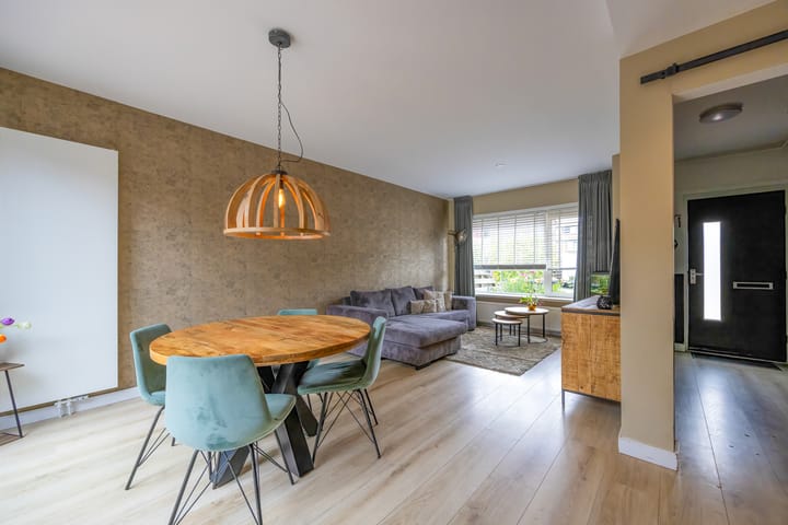 Tussenwoning te koop: Kievitslaan 7, Nederhorst Den Berg