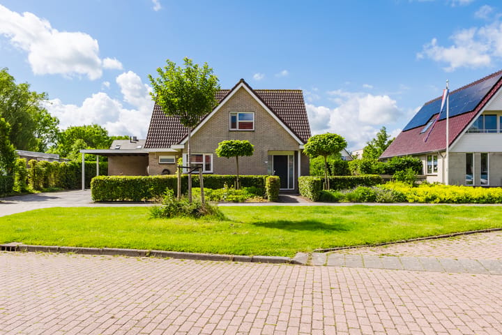 Vrijstaande woning te koop: Vogelzwin 24, Sneek