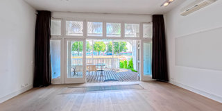 View 360° photos