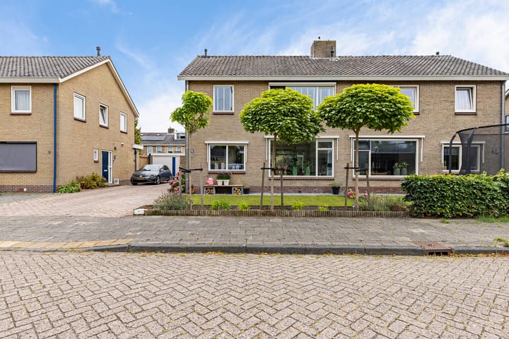 Twee-onder-één-kap te koop: Bouriciuslaan 54, Drachten