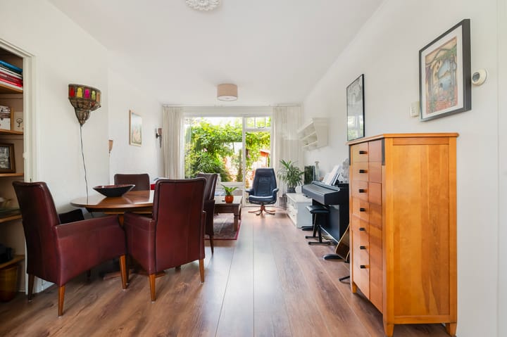 Photo 2 of Weleveldstraat 21