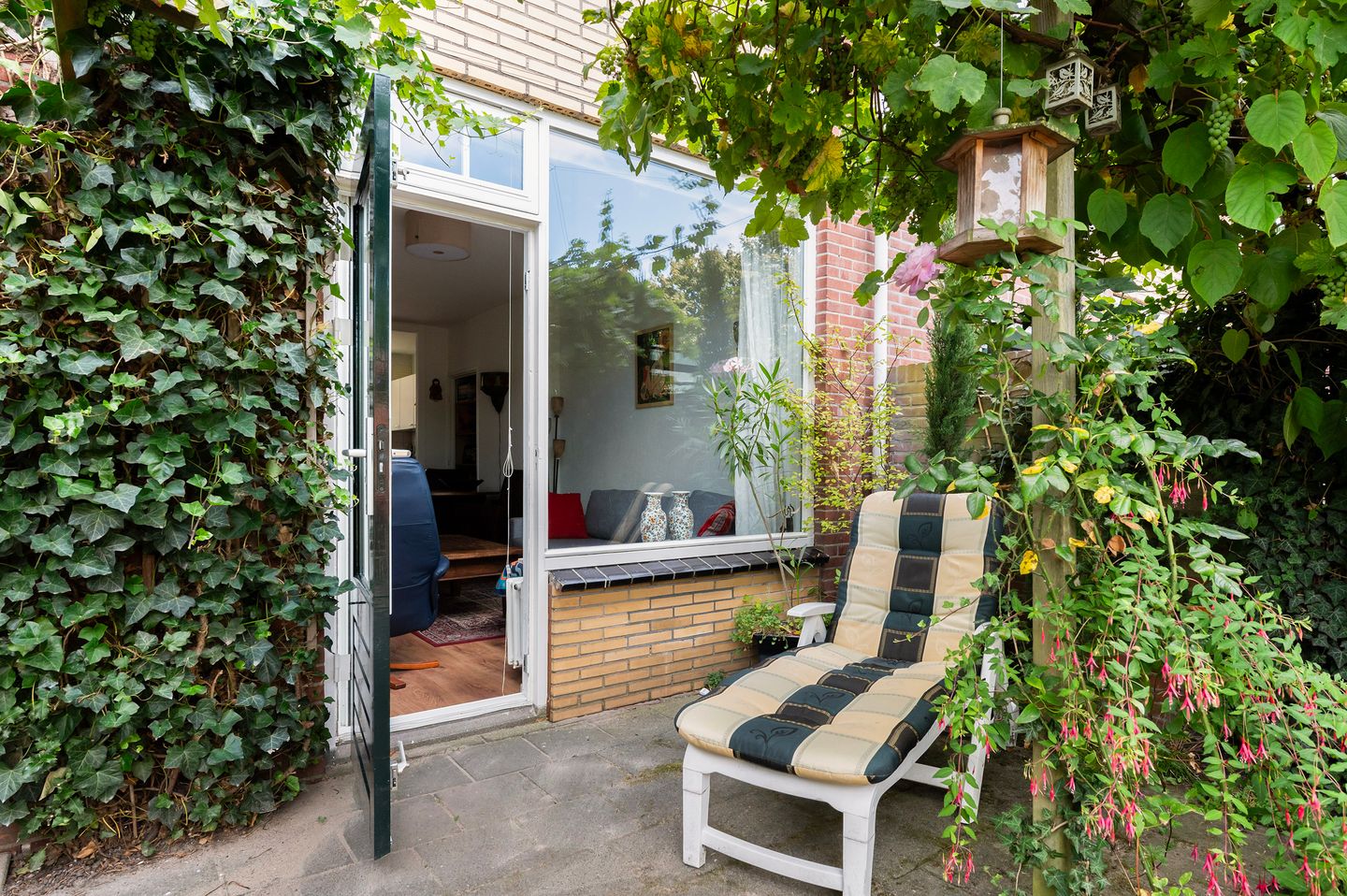 Photo 14 of Weleveldstraat 21