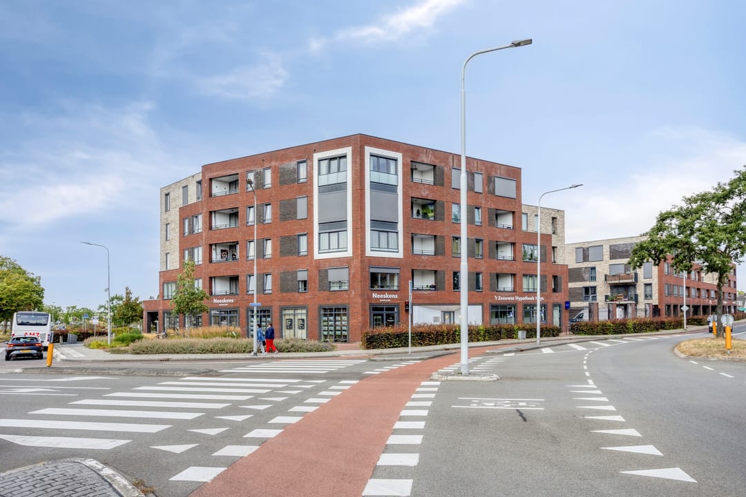 Photo 2 of Piet Heinstraat 30-204
