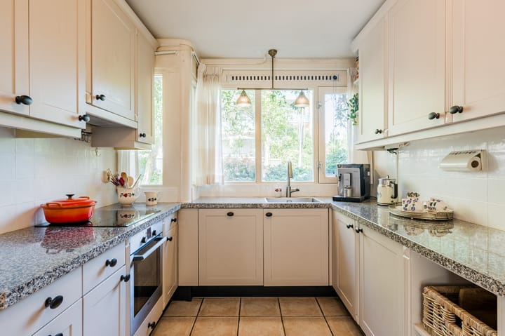 Tussenwoning te koop: Delle Alpihof 50, Amsterdam