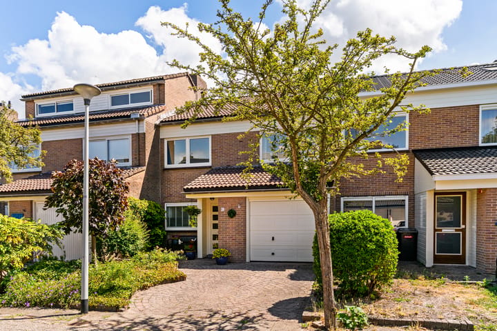 Tussenwoning te koop: Arnoldsonstraat 17, Castricum