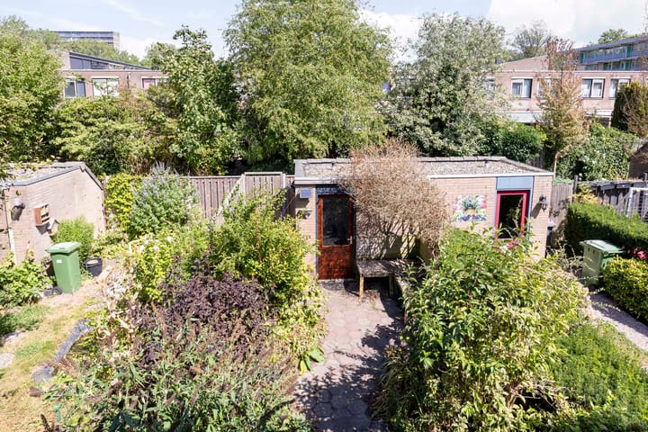 Tussenwoning te koop: Gershwinlaan 18, Delft