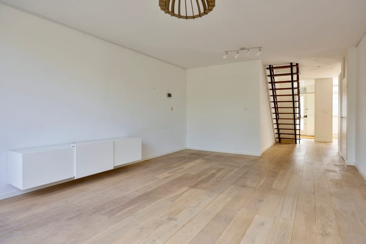 Tussenwoning te koop: Gershwinlaan 18, Delft