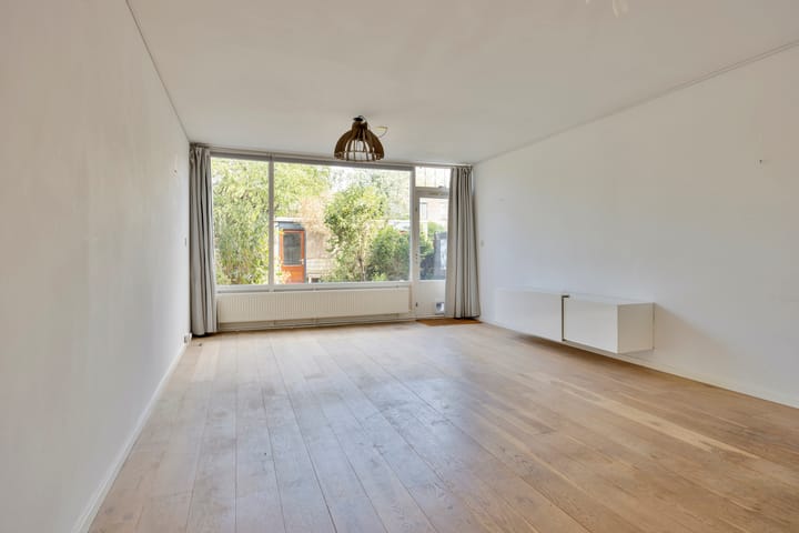 Tussenwoning te koop: Gershwinlaan 18, Delft