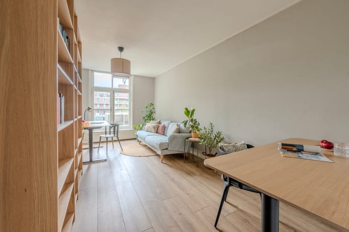 Appartement te koop: Bemuurde Weerd W.Z. 17, Utrecht