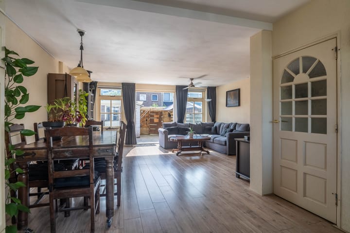 Tussenwoning te koop: Fresiastraat 18, Wormerveer