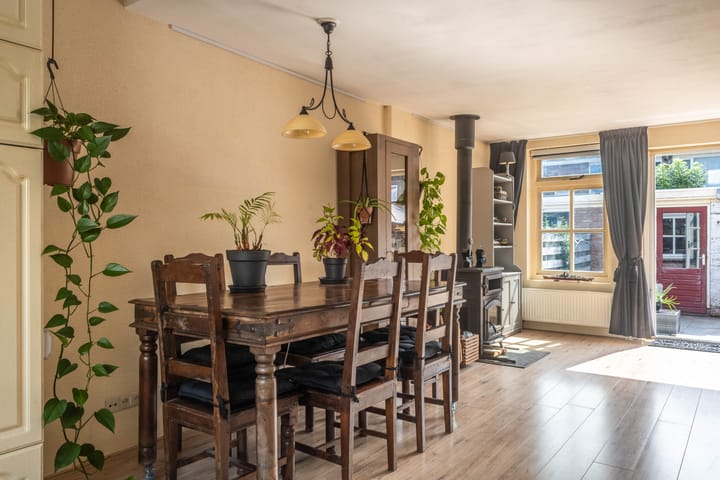 Tussenwoning te koop: Fresiastraat 18, Wormerveer