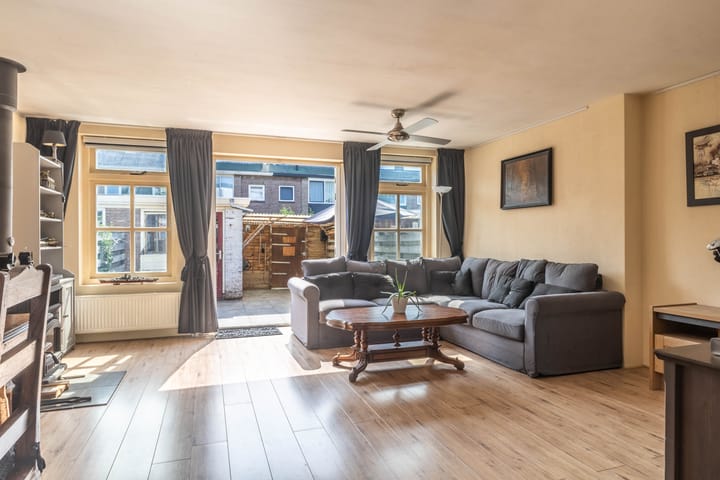 Tussenwoning te koop: Fresiastraat 18, Wormerveer