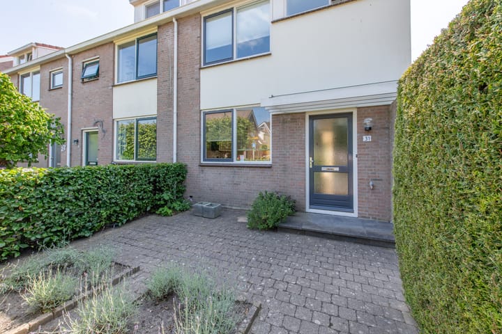 Tussenwoning te koop: Augusta de Witstraat 31, Castricum