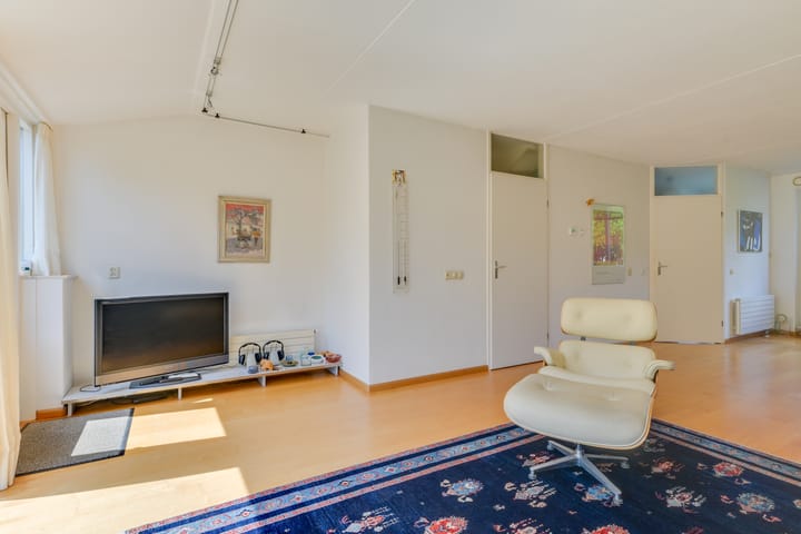 Tussenwoning te koop: Augusta de Witstraat 31, Castricum