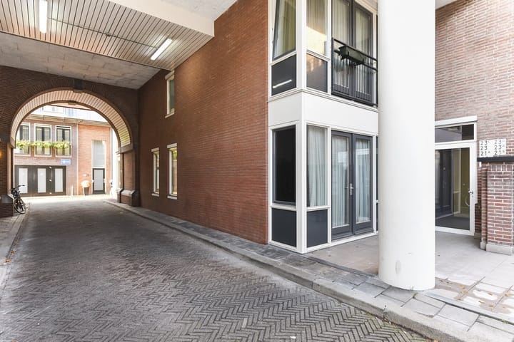 Appartement te huur: Laan van Roos en Doorn 21B, 'S-Gravenhage