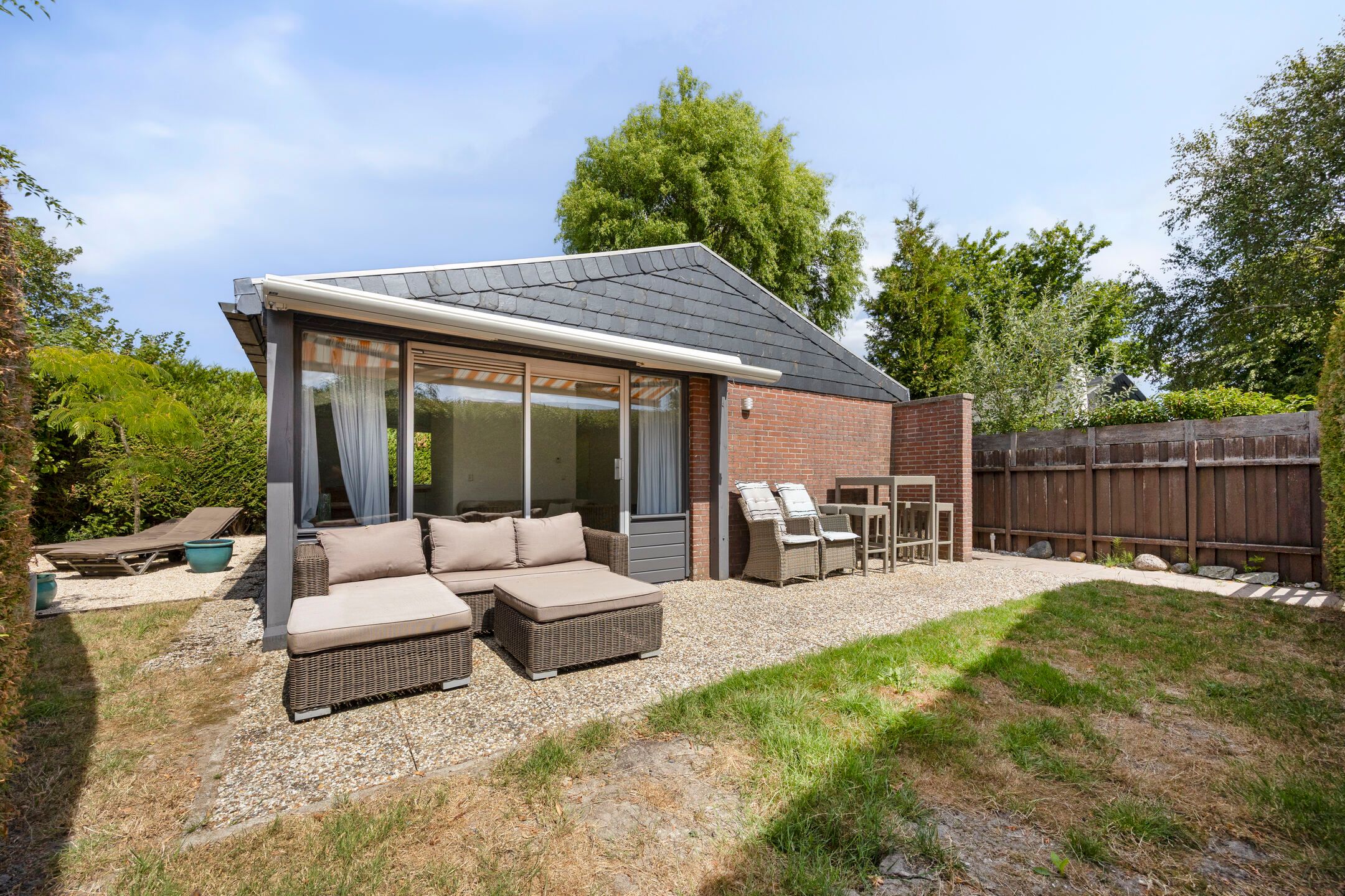2-bedroom freehold villa in Dirkshorn — photo 1 of 5