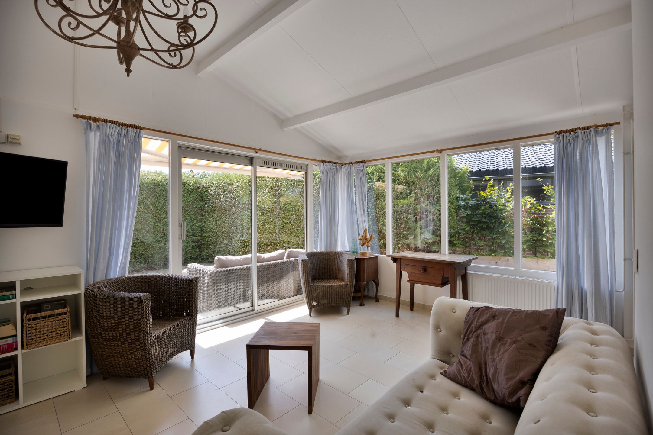 2-bedroom freehold villa in Dirkshorn — photo 2 of 5