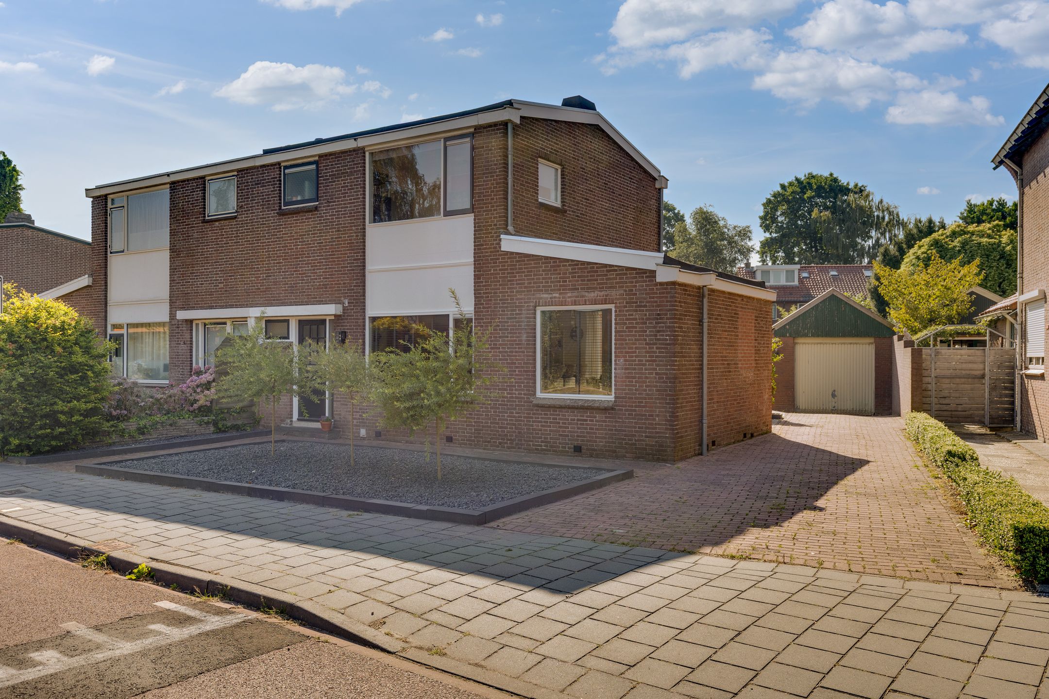 Mr. Zigher ter Steghestraat 10 