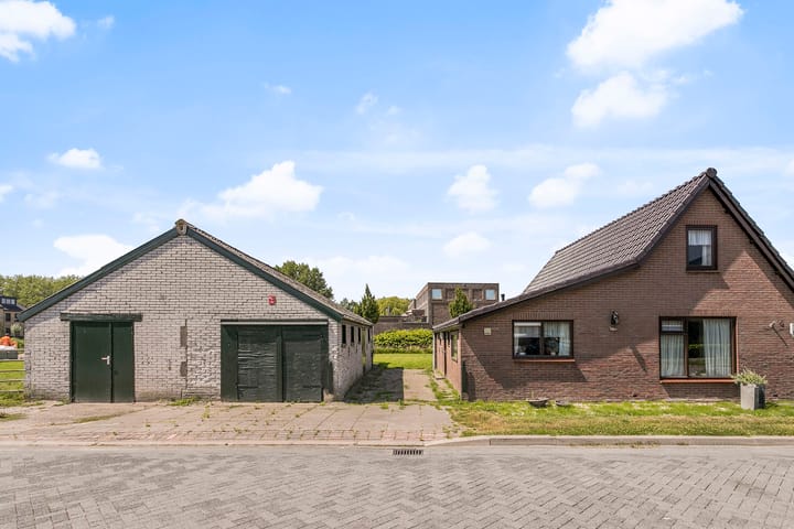 Vrijstaande woning te koop: Oosterweg 4, Heerhugowaard
