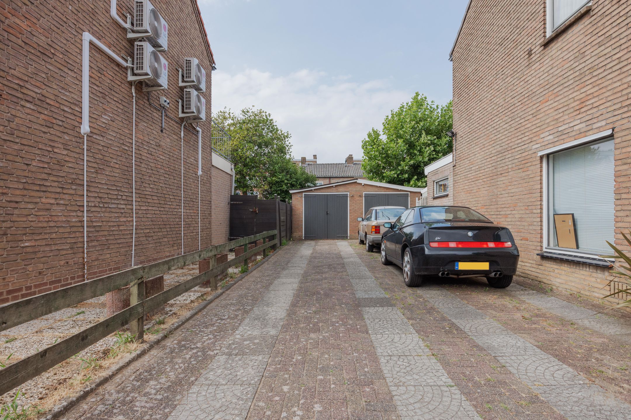 Photo 36 of Hertog Adolfstraat 10