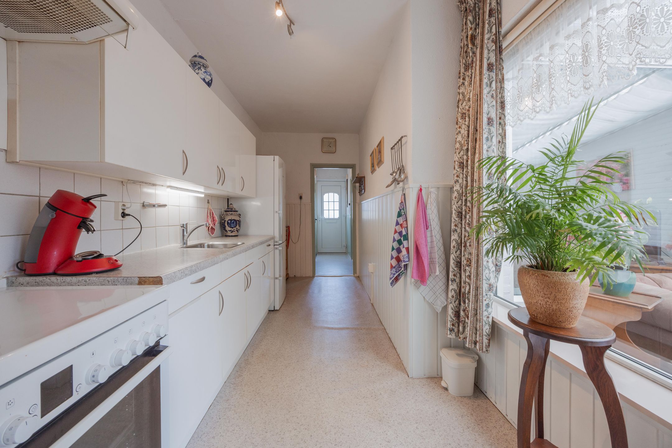Photo 18 of Hertog Adolfstraat 10