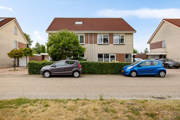 Twee-onder-één-kap te koop: Buitensingel 123, Sappemeer