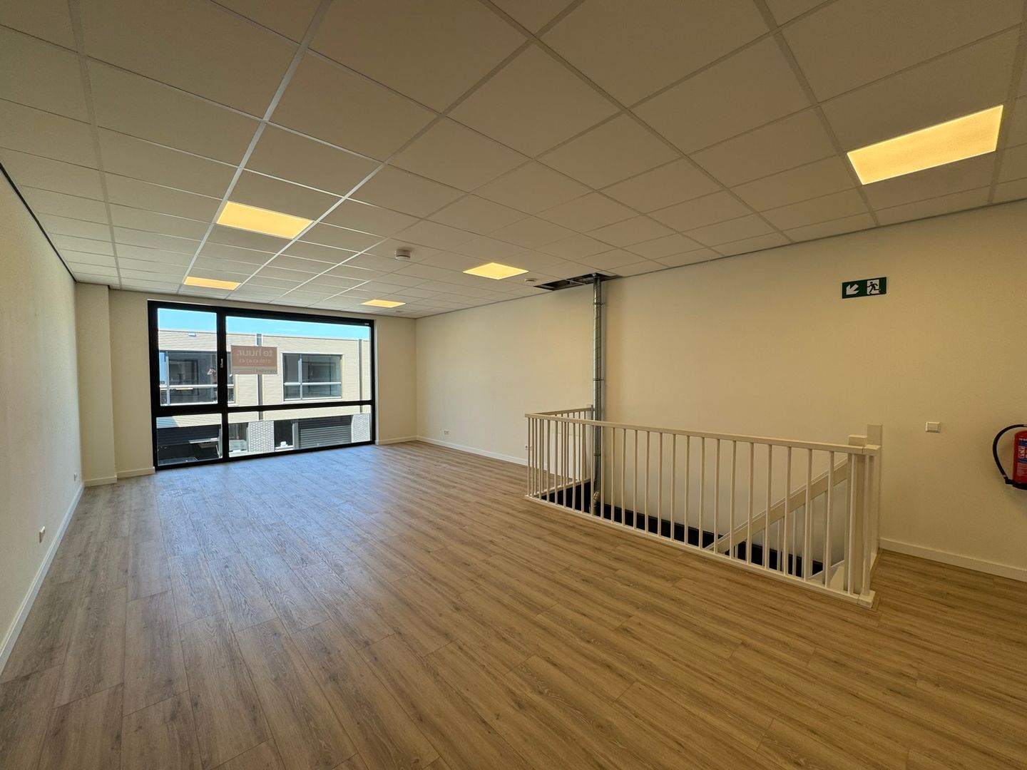 Bekijk foto 2 van Oosteinde 5-c4