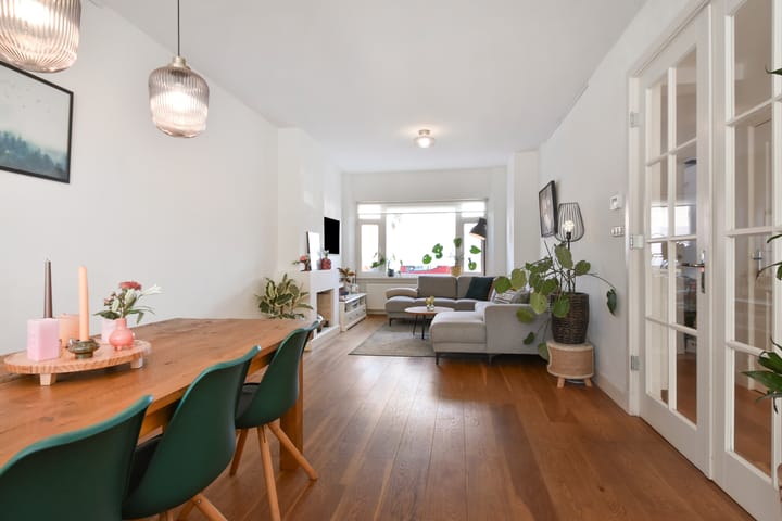 Appartement te koop: van Gaesbekestraat 11, Voorburg