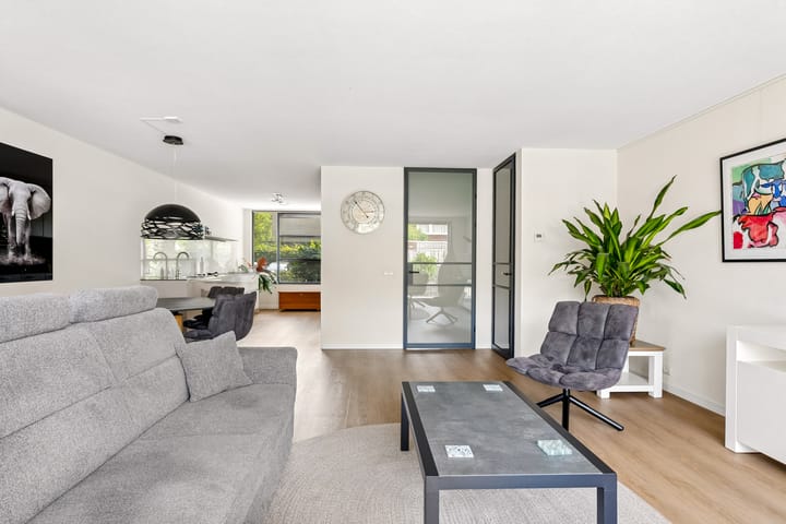 Tussenwoning te koop: Picassoweg 17, Almere