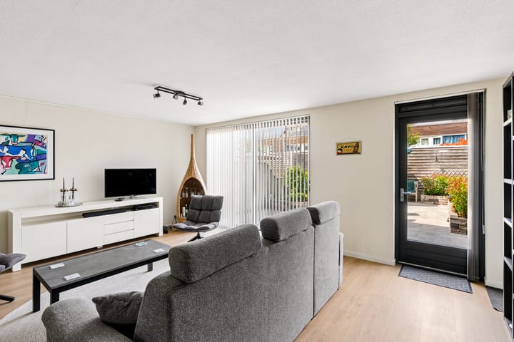Tussenwoning te koop: Picassoweg 17, Almere