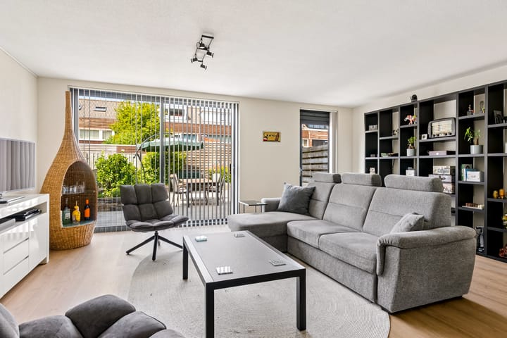 Tussenwoning te koop: Picassoweg 17, Almere