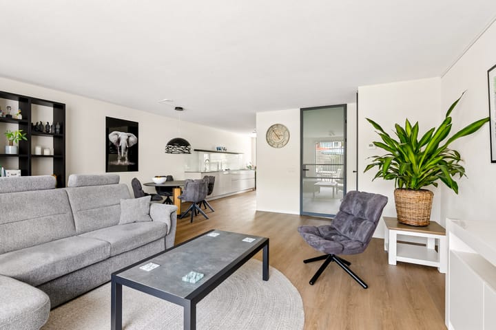 Tussenwoning te koop: Picassoweg 17, Almere