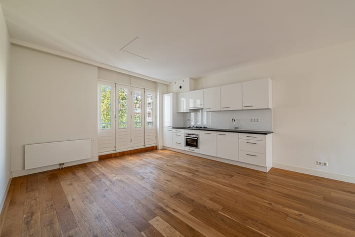 Appartement te huur: Van Baerlestraat 16-2, Amsterdam