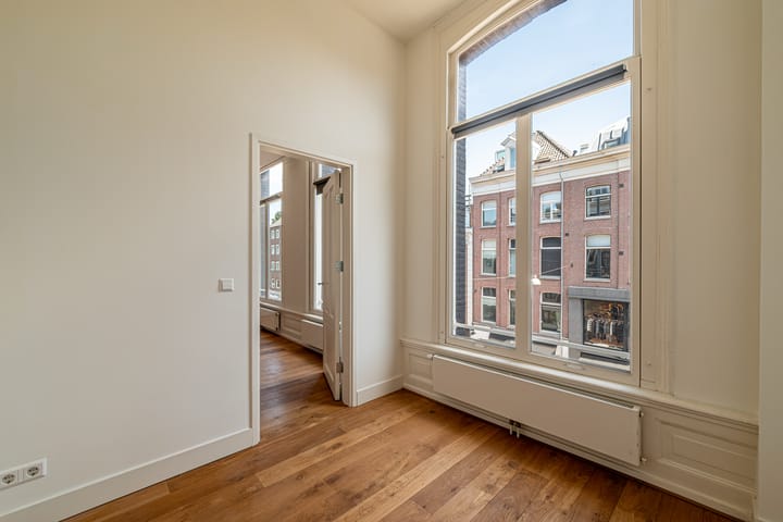 Appartement te huur: Van Baerlestraat 16-2, Amsterdam