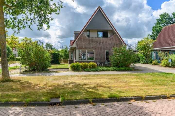 Vrijstaande woning te koop: Pompeblêd 15, Lippenhuizen