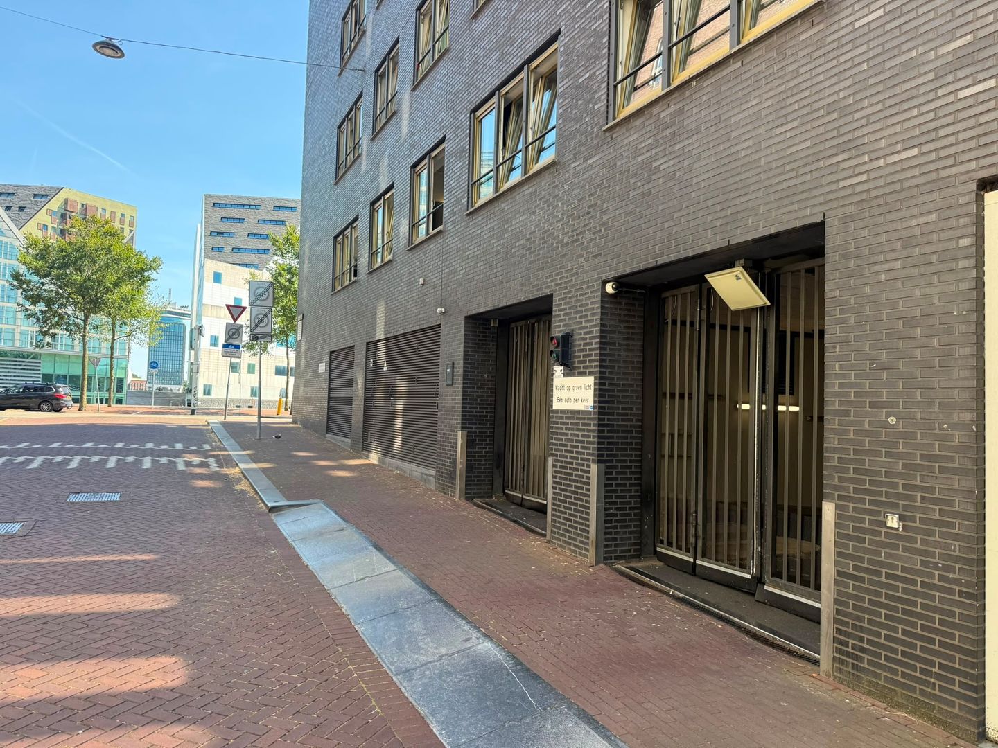 Bekijk foto 1 van Winthontstraat 1-15