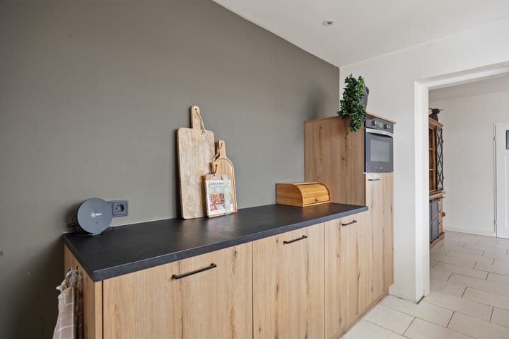 Tussenwoning te koop: Debussystraat 22, Waalwijk