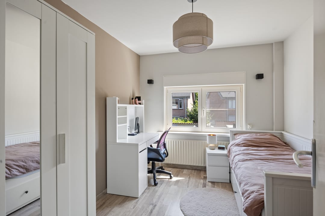Photo 23 of Debussystraat 22