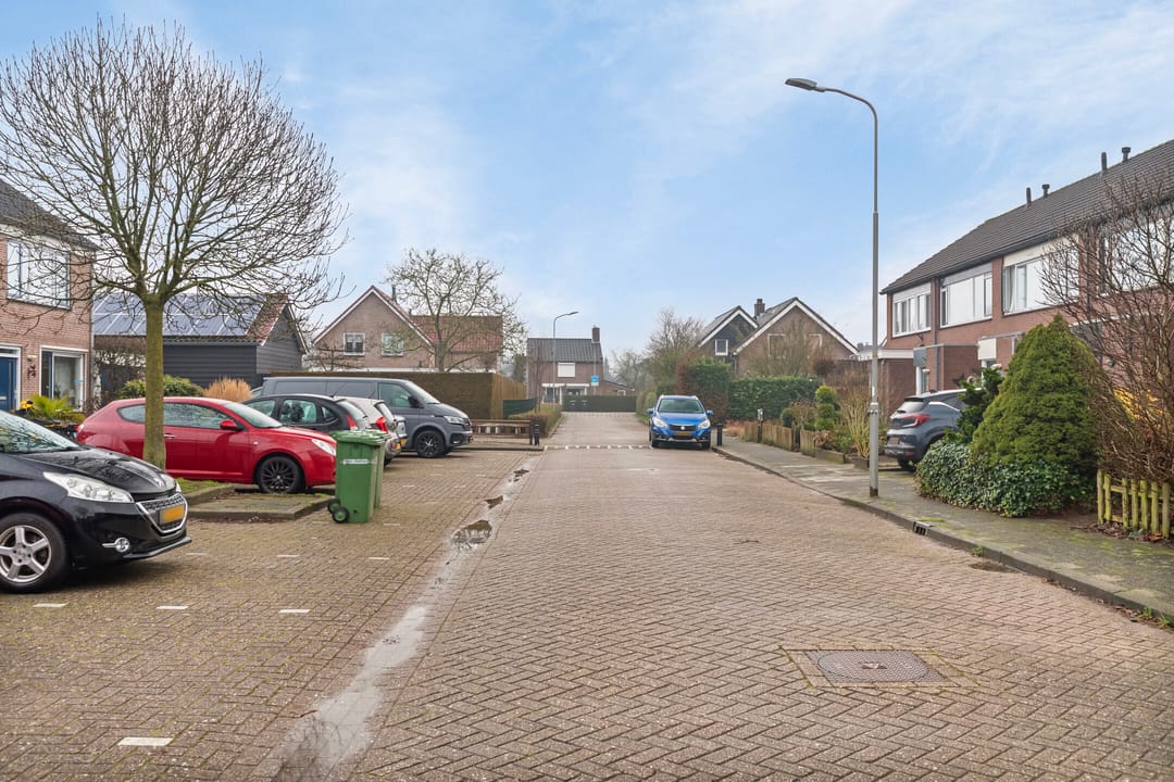 Foto 7 van Middenlandlaan 14