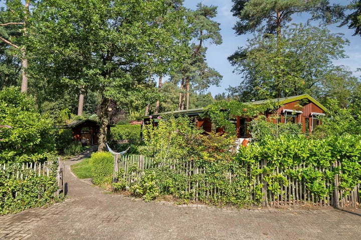 Twee-onder-één-kap te koop: Dwarsweg 3-12, Overberg
