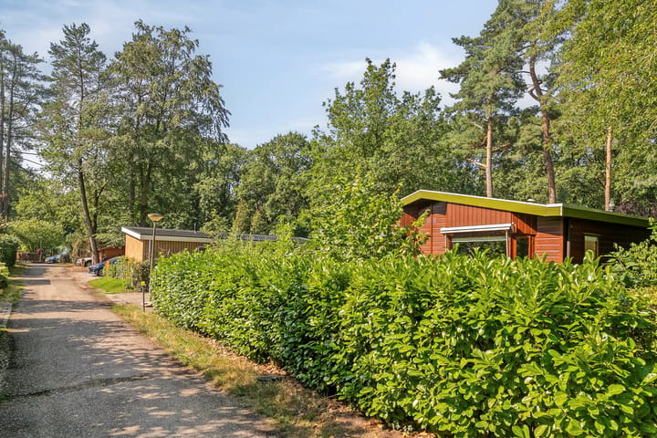Twee-onder-één-kap te koop: Dwarsweg 3-12, Overberg