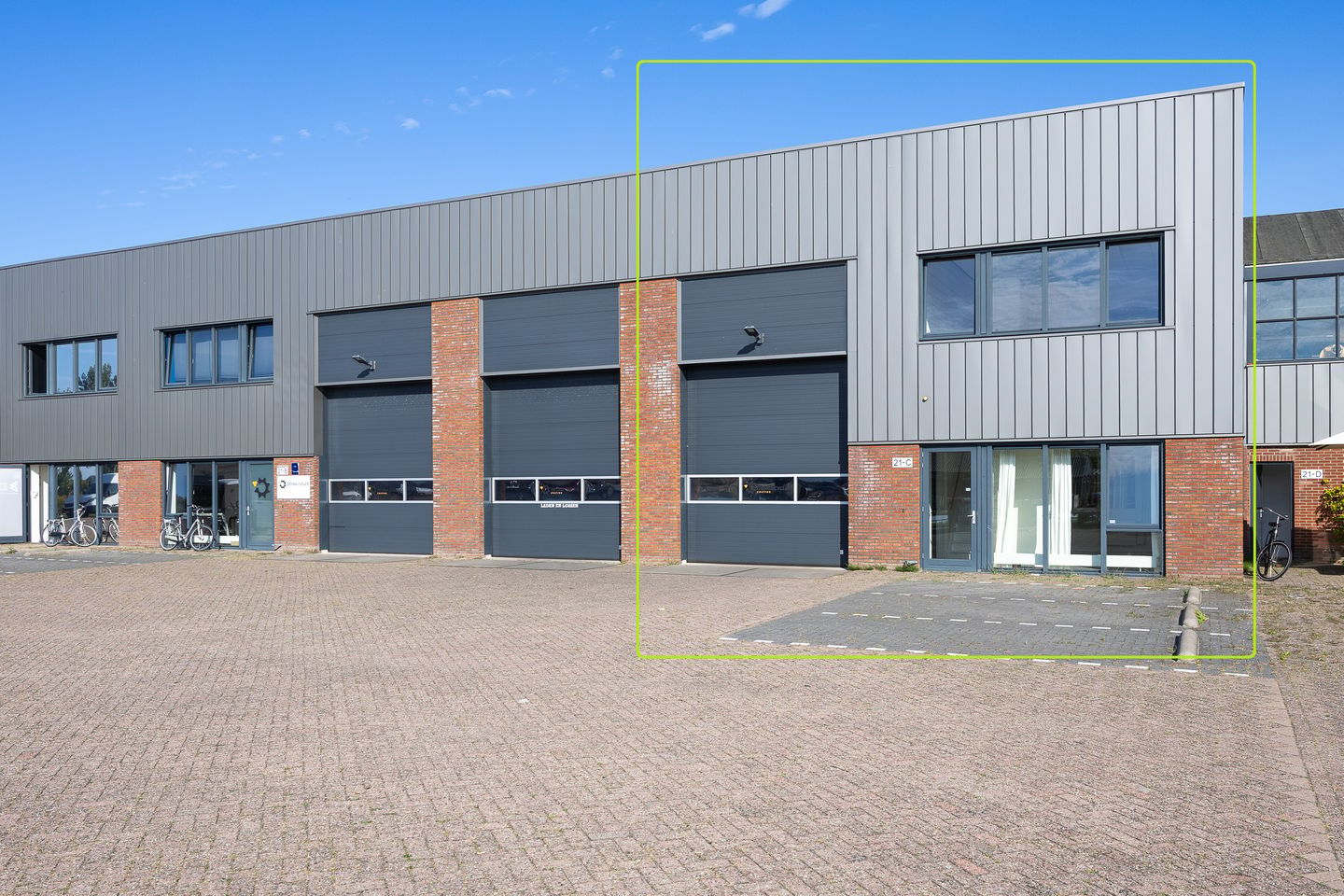 View photo 2 of van den Berch van Heemstedeweg 21-c