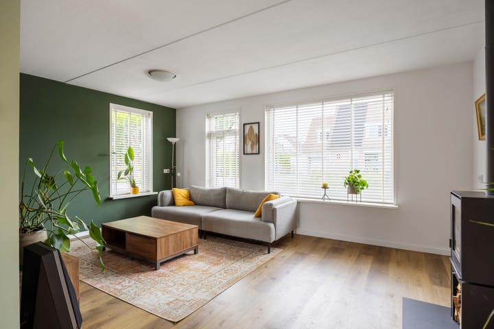 Twee-onder-één-kap te koop: Weidemaad 69, Oosterwolde (Fr)