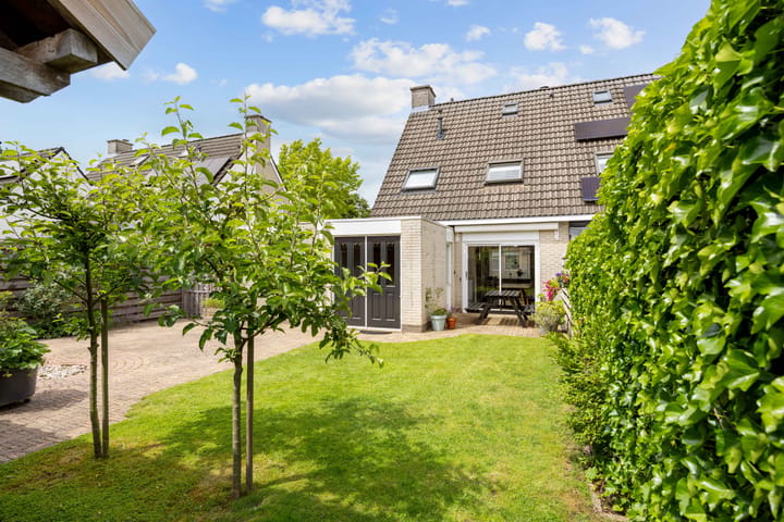 Twee-onder-één-kap te koop: Weidemaad 69, Oosterwolde (Fr)