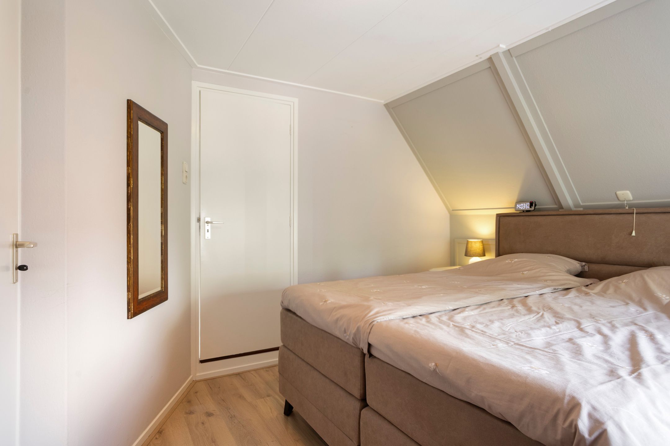 Photo 33 of Ravenstraat 12